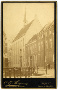 603159 Gezicht op het kerkgebouw van de Remonstrants Gereformeerde Gemeente (Kromme Nieuwegracht 62) te Utrecht, met ...